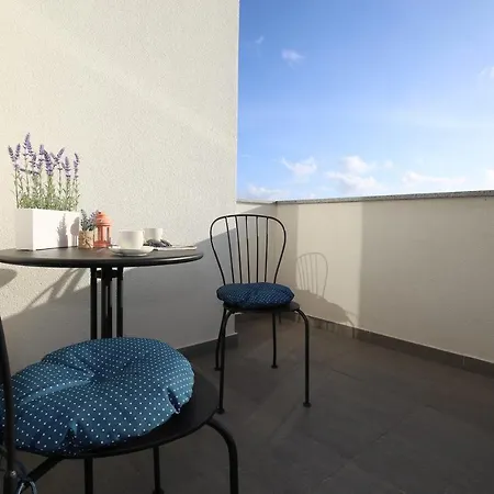 Апартаменты Esso Private Roof Terrace Задар