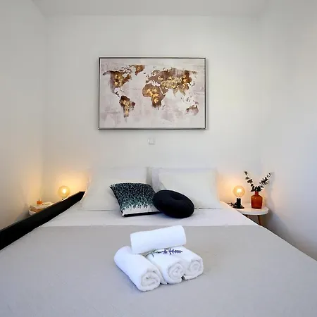 Esso Private Roof Terrace *