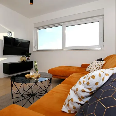 Apartment Esso Private Roof Terrace