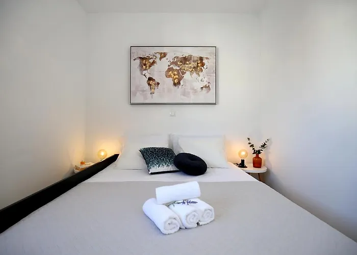 Esso Private Roof Terrace *